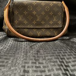 LOUIS VUITTON Mini Looping Shoulder Hand Bag for Sale in West Sacramento CA OfferUp