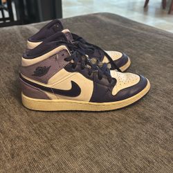Air Jordan 1 Mid Sanded Purple 