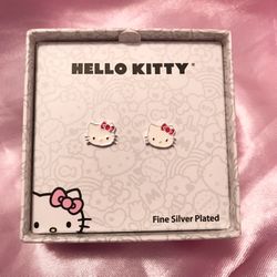 Hello Kitty head stud earrings