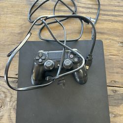 Ps4 Slim With Controller and Charger and Hdmi Cord