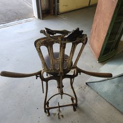 1890s Dentist Chair 