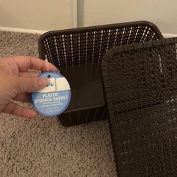 Cute Small Plastic Storage Basket With Lid 