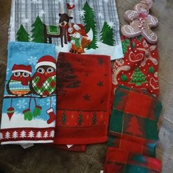 Random Christmas Linens