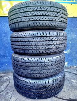 215/55r17 Bridgestone tires con 80% de Vida las 4