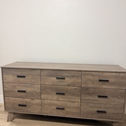 Modern 9 Drawer 
