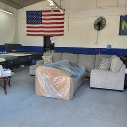 🎅🏿NEW🎅🏿 Sofas & Mattresses