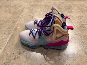 Nike LeBron 19 Valentine’s Day Love Letter Men’s 9.5