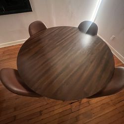 Table And Chairs 