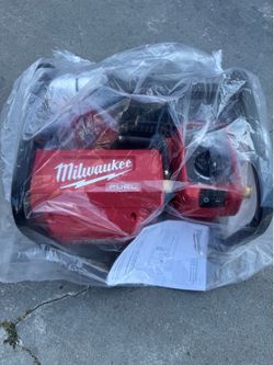 Milwaukee m18 cordless 2 gal. Compressor brand new (tool only)