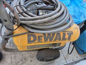 DeWalt Portable Air Compressor with Hose