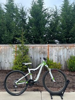 Specialized Safire Comp Women’s Full-Suspension Mountain Bike - Lightweight Bicycle