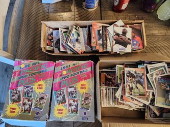 FOOTBALL BASEBALL AND BASKETBALL CARDS