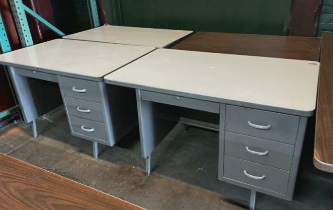 * * MID CENTURY VINTAGE MINI TANKER DESK * * can deliver