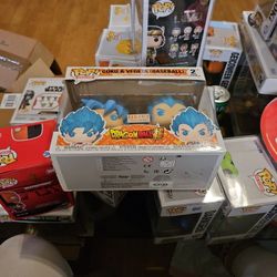 Selling Boxlunch Exclusive Goku & vegeta 2 Pack Funko With Slight Issues 