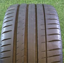 255 35R19 Michelin Primacy Tour A/S with 90% Tread 9/32 96W SKU 28166 Grade A Tires