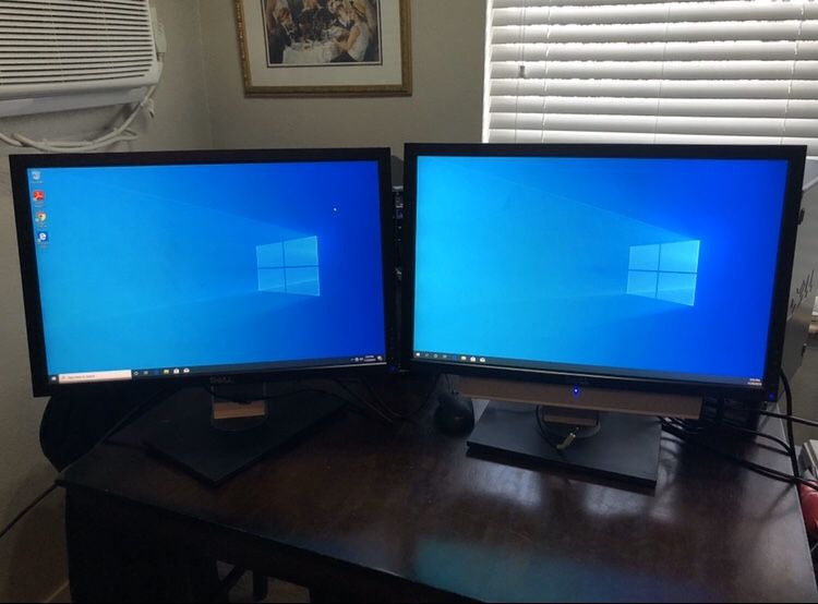 Dual dell monitors 22”