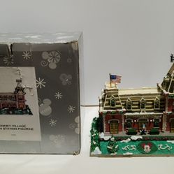 Disney Village Train  Station Figurine (Disneyland ) Christmas,  Light Up In Box