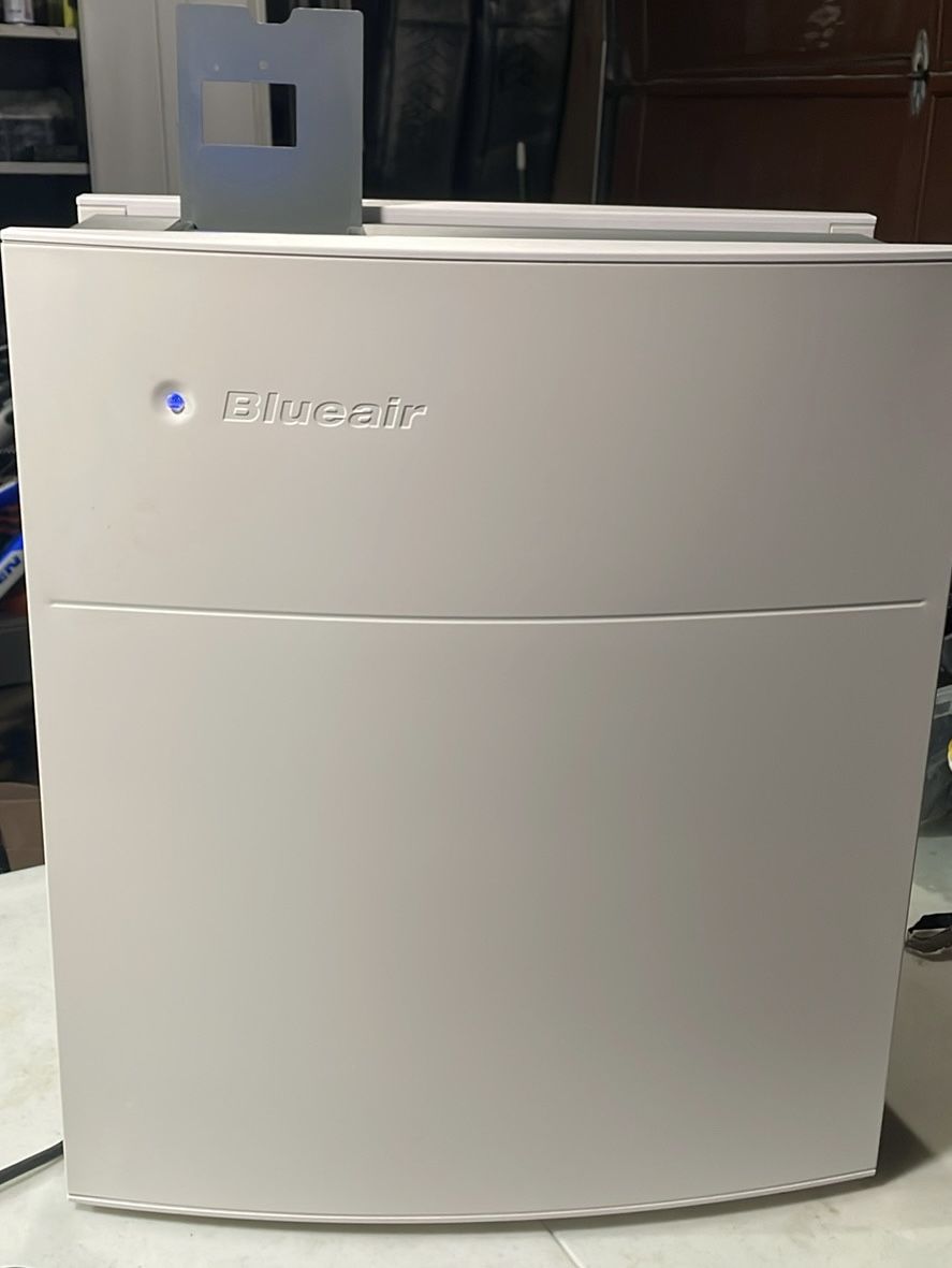 Blueair Air Purifier 455EB HEPA Large Capacity Powerful white