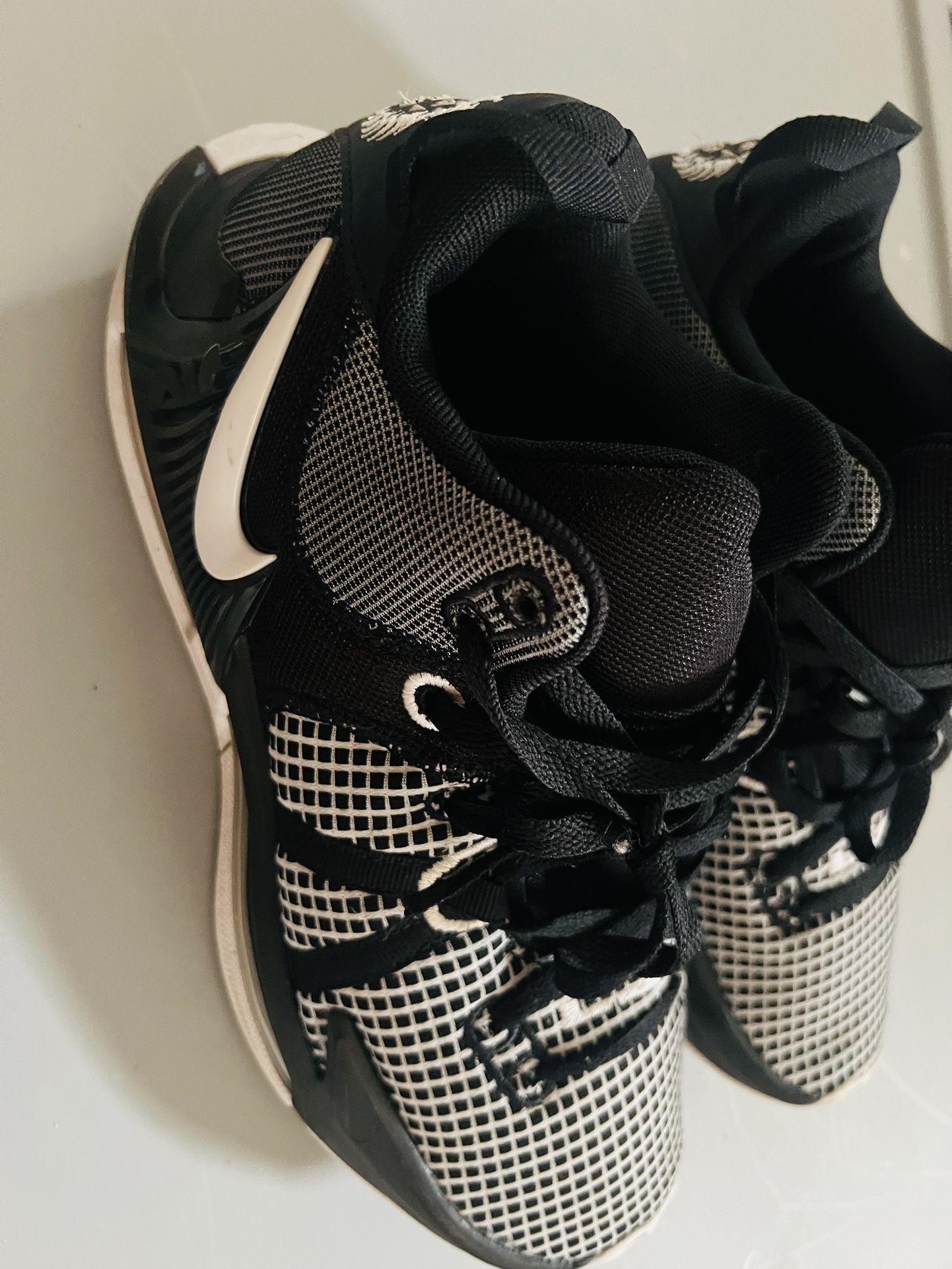 Nike Lebron Shoes Men Size 9 (Black)