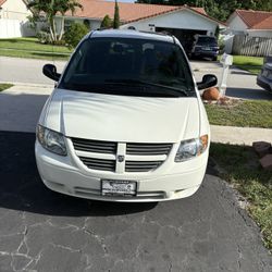 2007 Dodge Caravan- Mobility Vehicle 