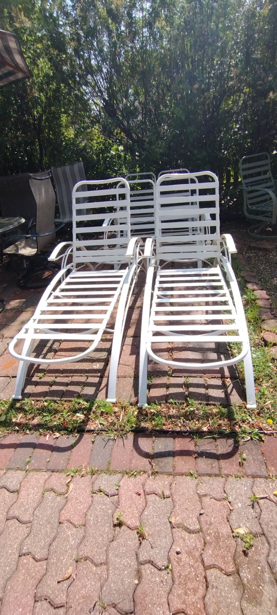 HOMECREST Patio Furniture. 2 Chase's.