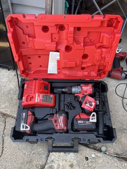 Milwaukee Drill Set