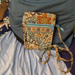 Vera Bradley Bag With Crossbody Strap !!