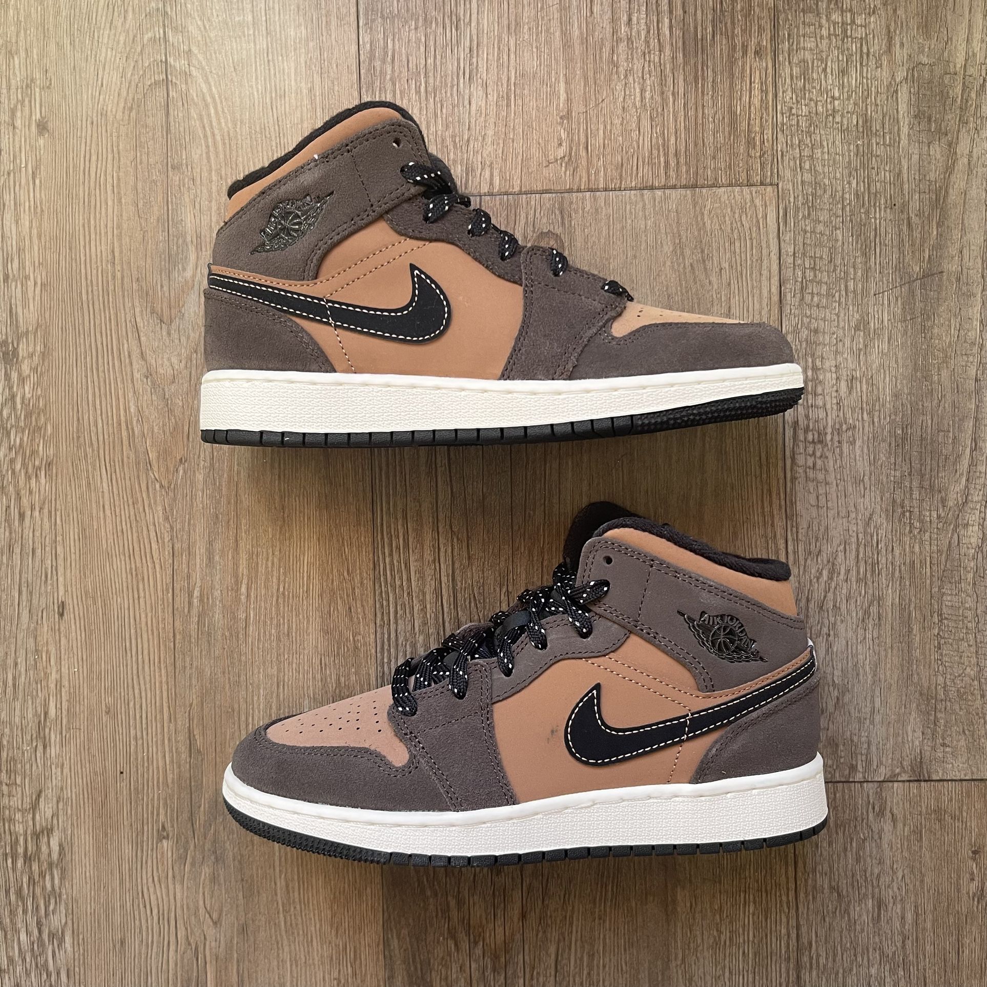 Nike Air Jordan 1 Mid SE Dark Chocolate Earth Tone Size 4Y