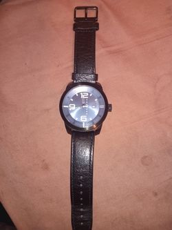 Tommy Hilfiger watch black leather mens good condition