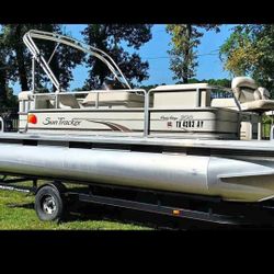 2009 Suntracker Party Barge 200