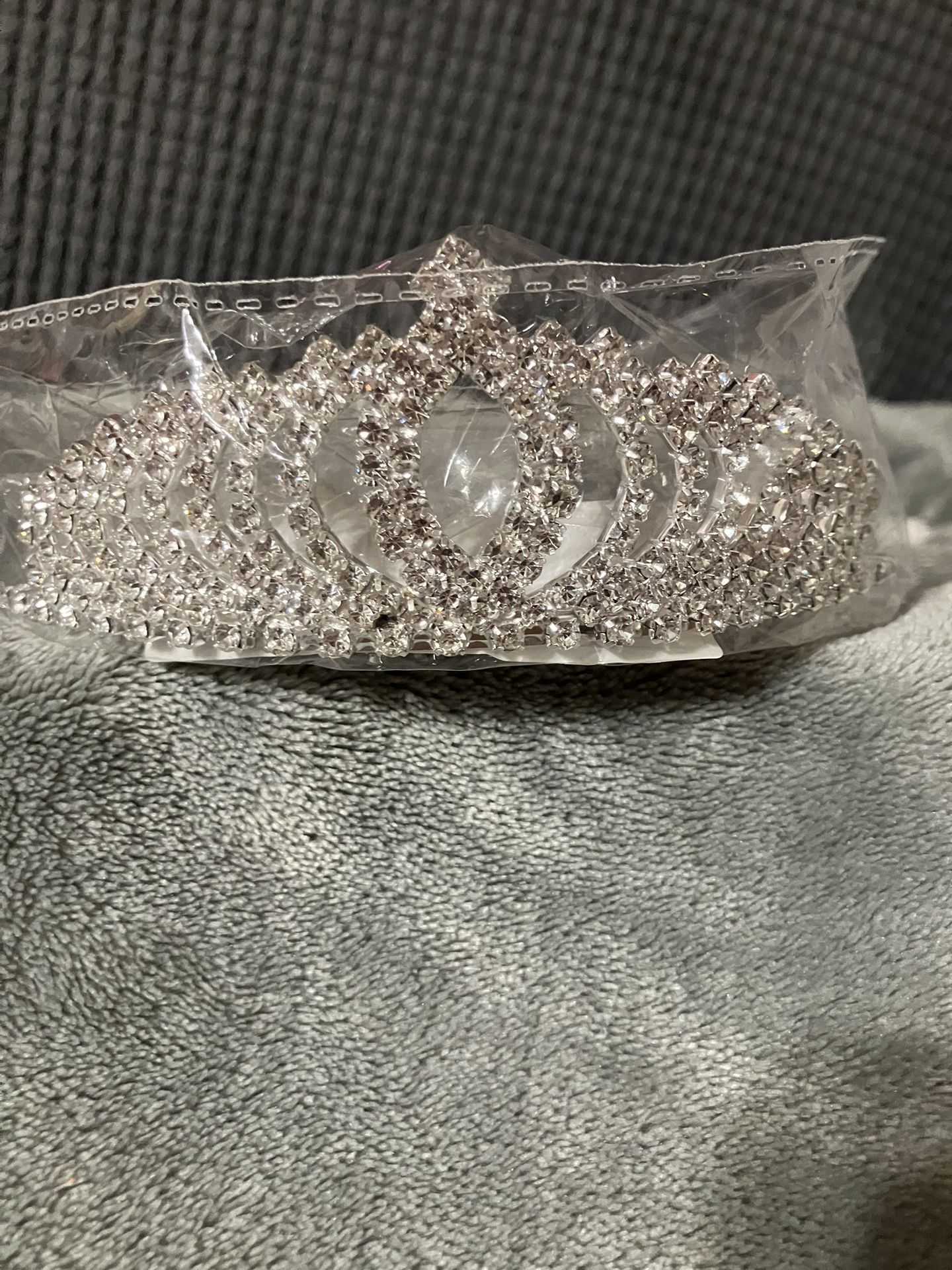 Tiara/New Arrival