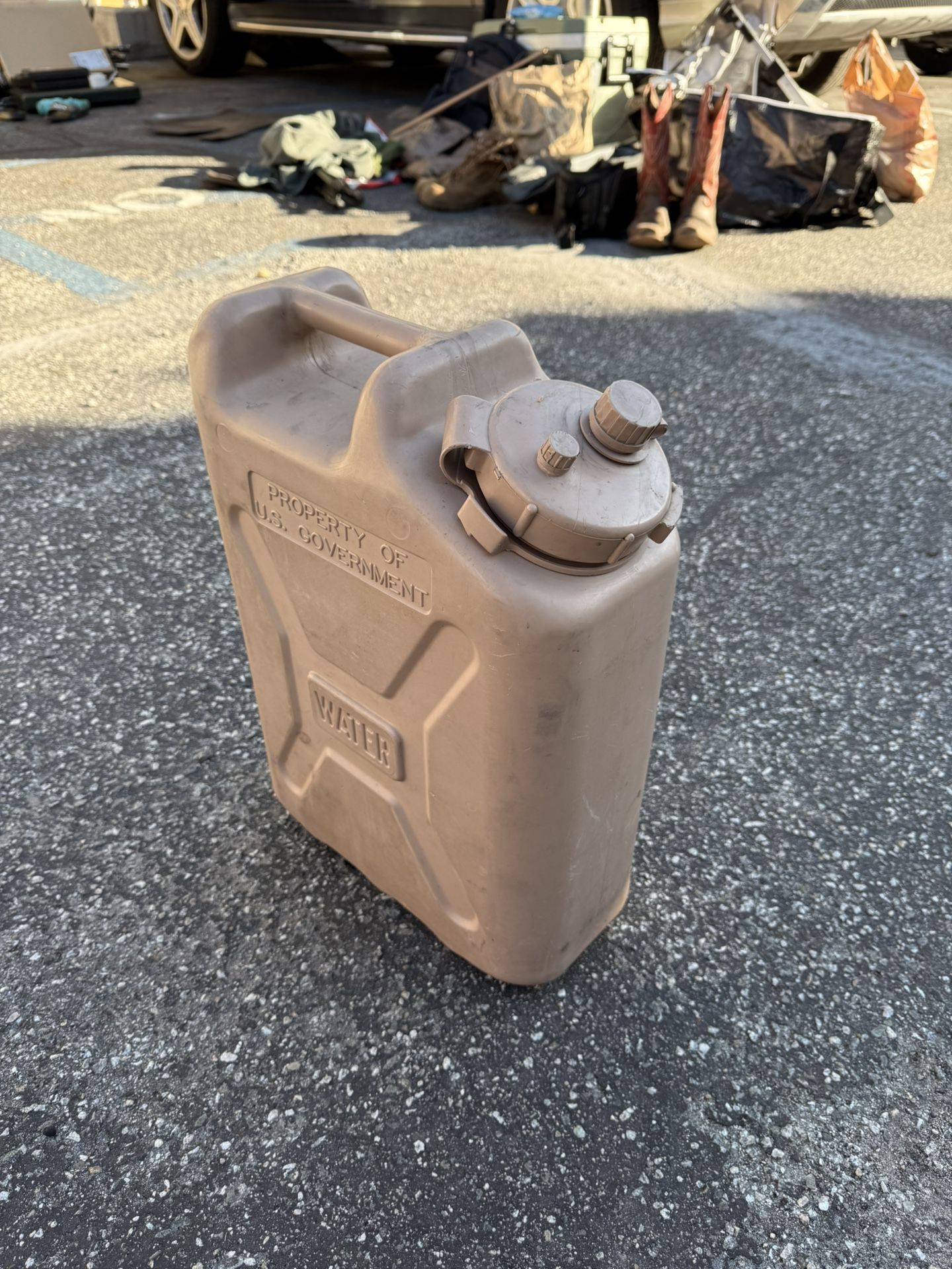 Durable water jerry can