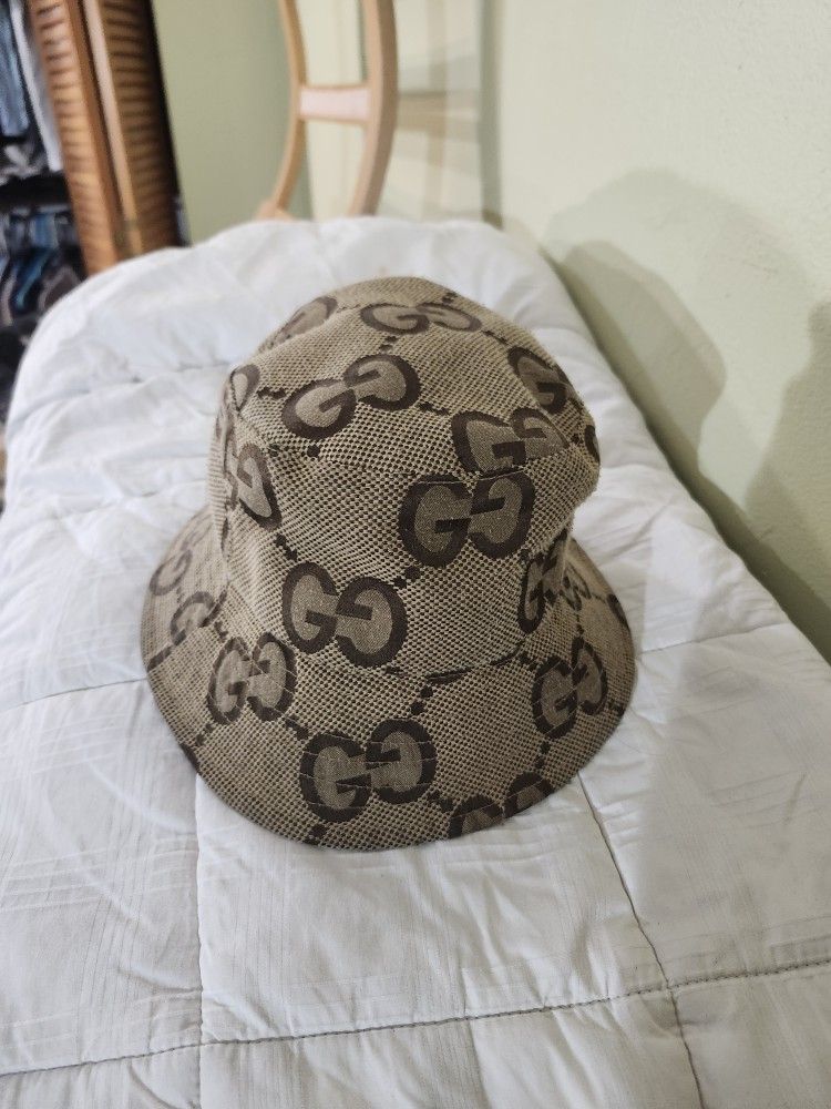 GUCCI GG Supreme Jumbo Tulip Bucket Hat Cap Very good condition