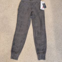 New With Tags Women’s Lululemon Leggings, Size 2