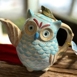 SPOT WISE OWL TEAPOT 
