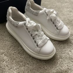 Steve Madden Gasp Rhinestone Sneaker Size 6.5