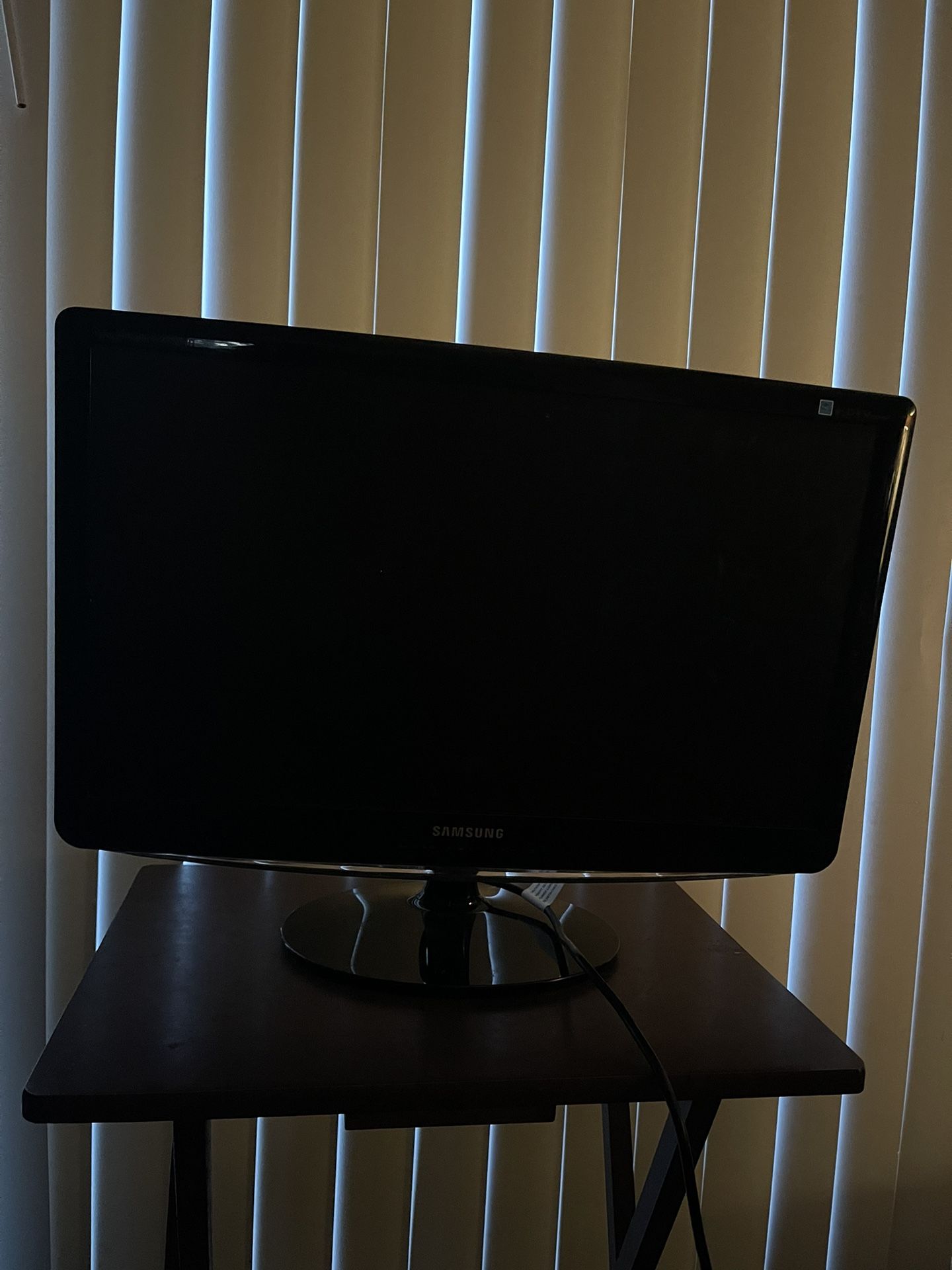 Mid-sized Samsung Tv