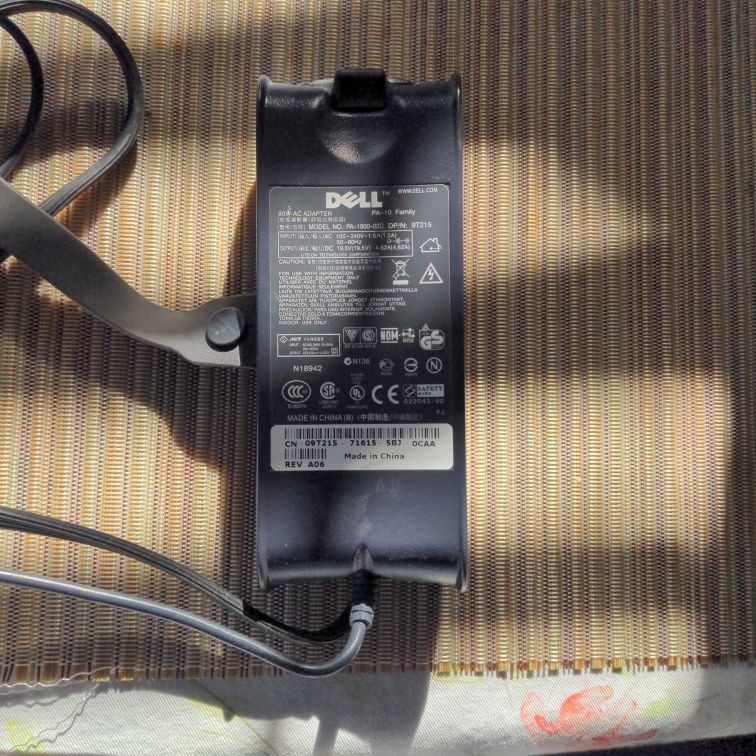 Dell 90W PA-1900-02D Laptop AC Power Adapter