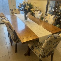 Thomasville Table & 6 Parsons Chairs