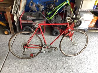 SCHWINN TRAVELER 1970s 10 SPEED ROAD BICYCLE 27" IN RED NICE