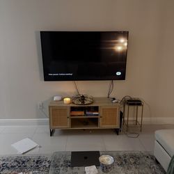 42” Samsung 4K UHD Smart TV