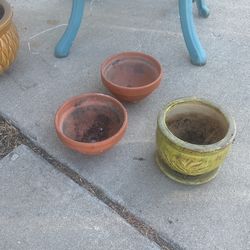 PeNDING3 Perfect Used Plant Pots One Green 2 Terracotta $ 5 For All