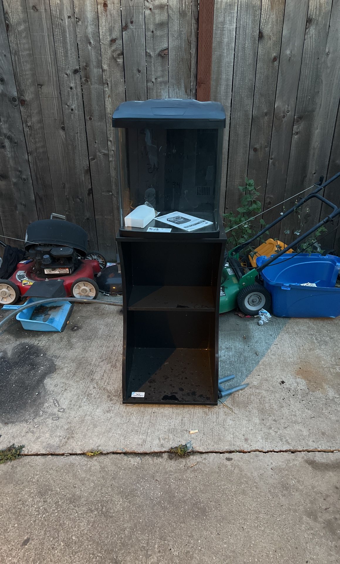 16 Gallon Saltwater Aquarium With Stand