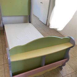 Ashley Girls’ Twin-Size Bedroom Set
