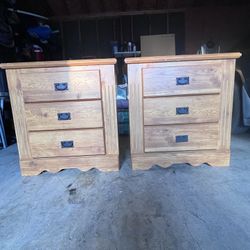 🔥🔥 Solid Wood Nightstands / Bedside Tables – Set of 2