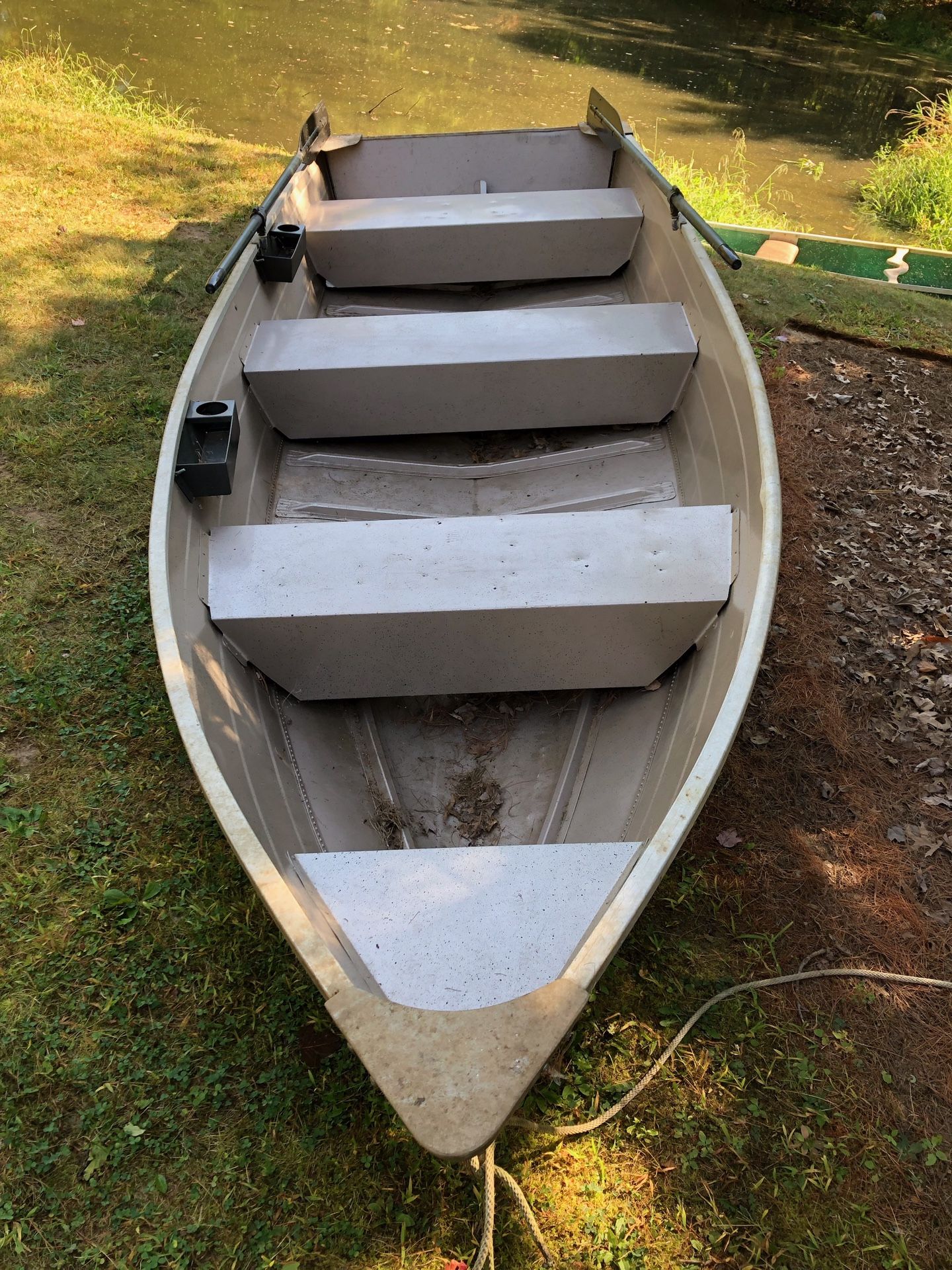 Aluminum Fishing Boat with Oars