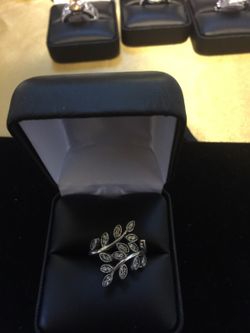925 Sterling Silver Sparkling Leaves CZ Sz 7