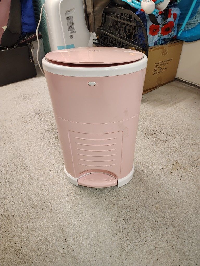 Dekor Plus Hands-Free Diaper Pail | Soft Pink