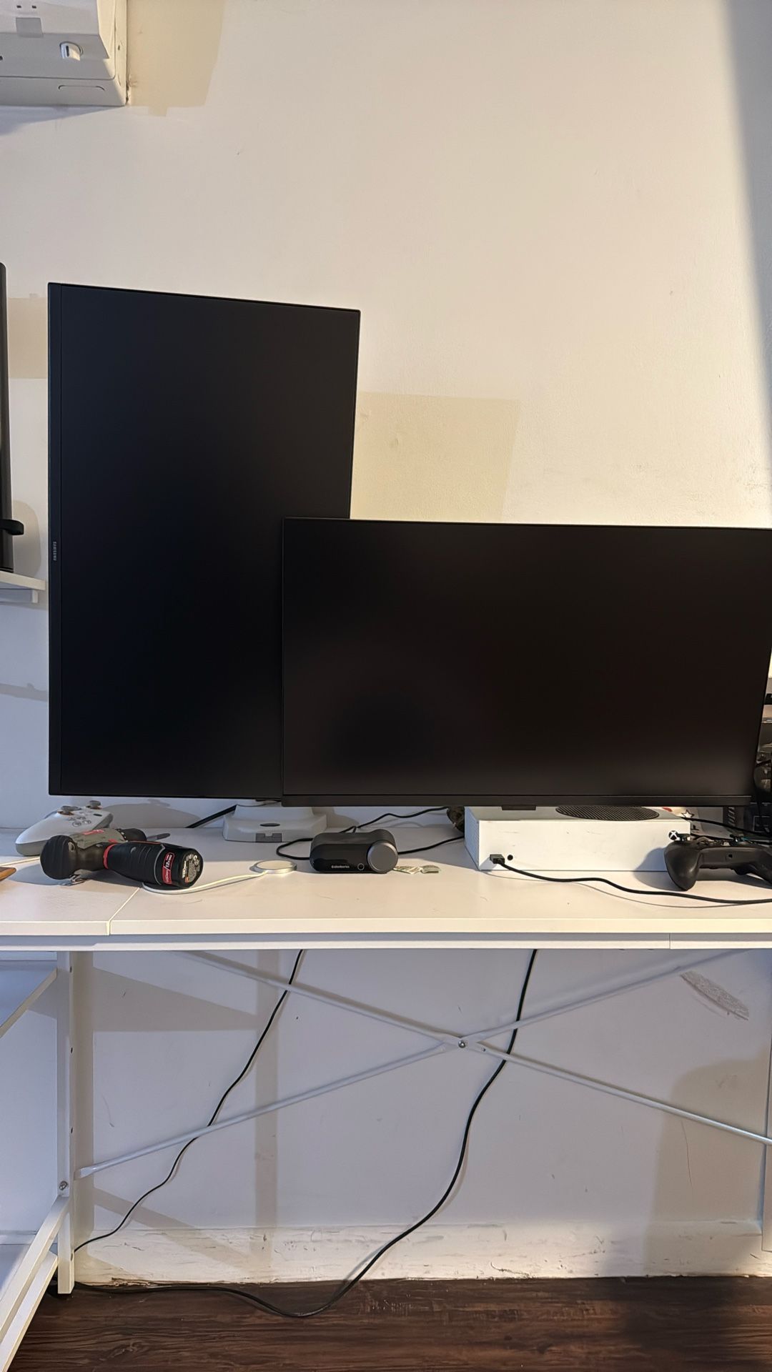 2 gaming Monitors