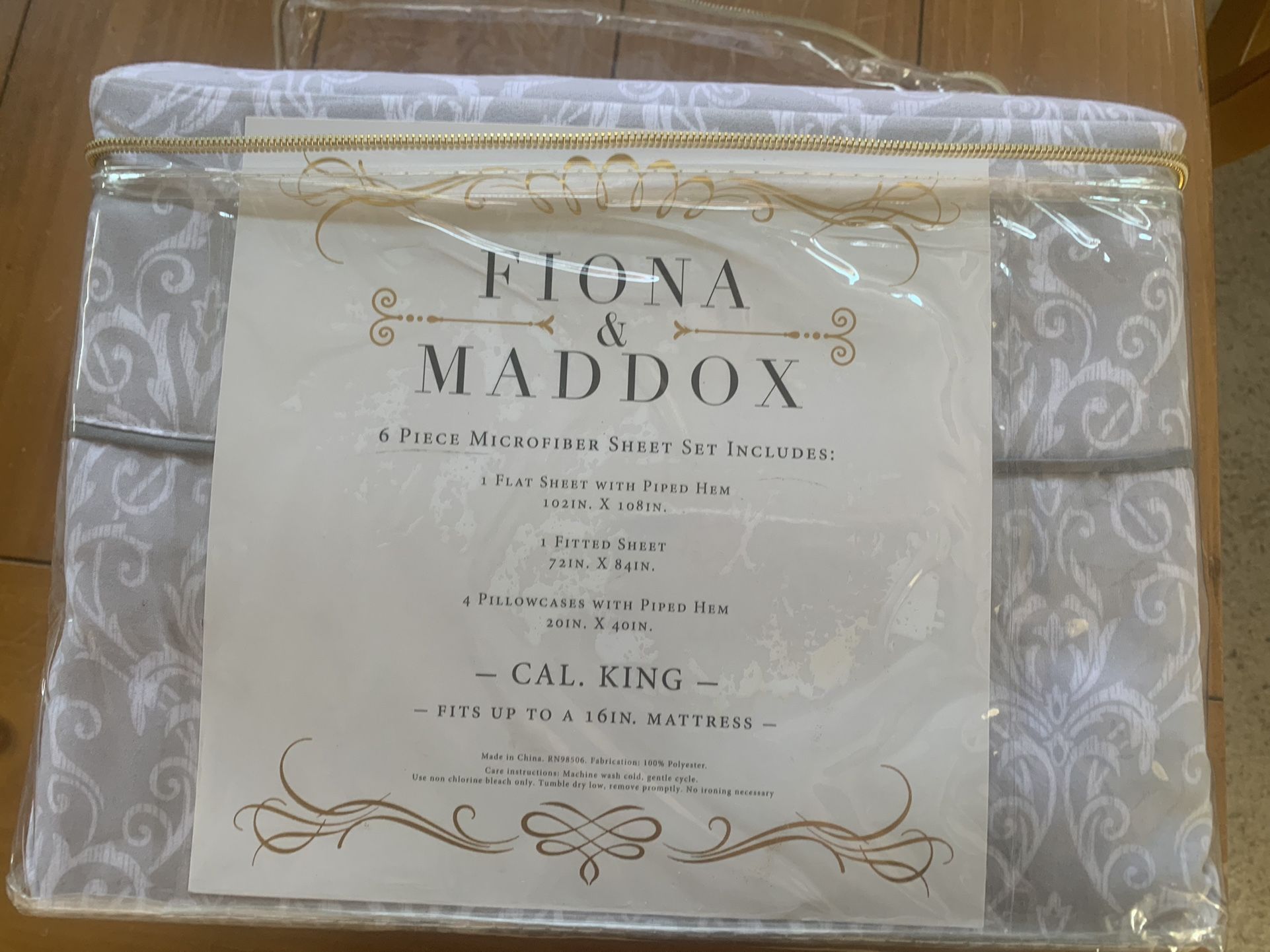 New Cal King Sheets W/4 Pillow Cases Grey/white